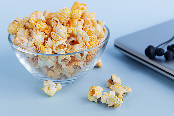 포토 JPG 해외이미지 응시 종이 안경 커피 음료 음식 재료 가족 휴식 주택 패스트푸드 따뜻함 옥수수 사람없음 친구 노트북 빛 상자 노란색 3D 헤드폰 어둠 튀김 사발 바이러스 클래식 달콤 쓰레기 리모컨 저녁 낟알 영화관 레모네이드 양동이 필름 팝콘 패키지 파열 생태학 짠맛 해외포토 시선 잡화 교육 컬러 음향기기 컨셉 관계 곡류 건물 전자제품 사기그릇 맛 인스턴트 야간 극장 디지털합성 에이드 파일형식 이미지허브