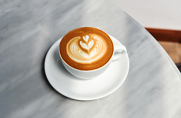 포토 JPG 해외이미지 라이프스타일 디자인 문화 커피 음료 음식 백그라운드 탁자 아침 콩 미술 사람없음 목재 컵 햇빛 갈색 상점 검은색 거품 카페 우유 머그컵 수확 흰색 신선 뜨거움 아침식사 정상 상쾌 질감 아로마 향 카푸치노 에스프레소 라떼 카페인 해외포토 주간 나무 식기 감정 컬러 가구 농업 재료 문화예술 유제품 곡류 생활 태양 식사 파일형식 이미지허브