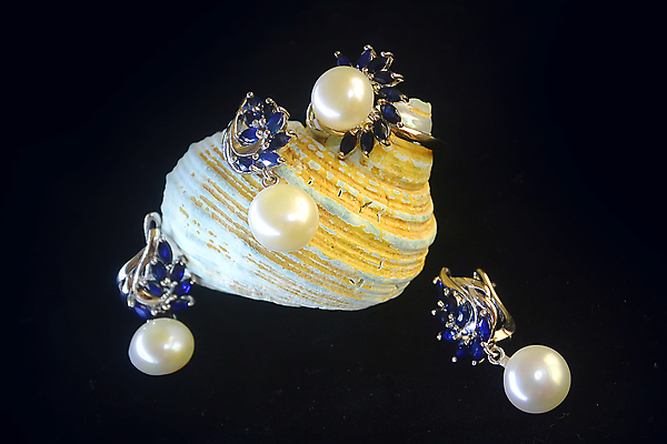 포토 JPG 해외이미지 디자인 결혼 백그라운드 목걸이 팔찌 선물 사람없음 빛 유행 귀걸이 반지 화려 황금 고급 은색 크리스탈 보석 수집 에메랄드 다이아몬드 보물 내추럴 고립 루비 사파이어 전용 팬던트 핸드메이드 해외포토 컬러 컨셉 장신구 이벤트 광석 파일형식 이미지허브