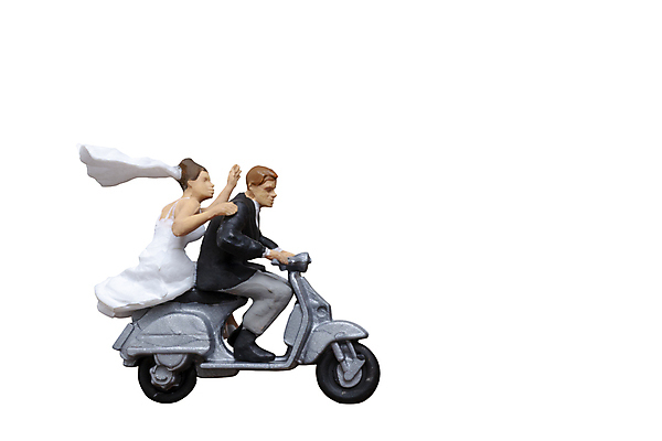 포토 JPG 해외이미지 캐릭터 라이프스타일 커플 여자 남자 행복 도로 여행 백그라운드 교통시설 사랑 사람 사람없음 자전거 미니어처 운전 신혼여행 스쿠터 오토바이 흰색 아내 운전사 승차 만화 순환 모터 고립 라이더 해외포토 직업 감정 길 컬러 결혼 교통 관계 모션 생활 모형 바이크 시설 파일형식 이미지허브