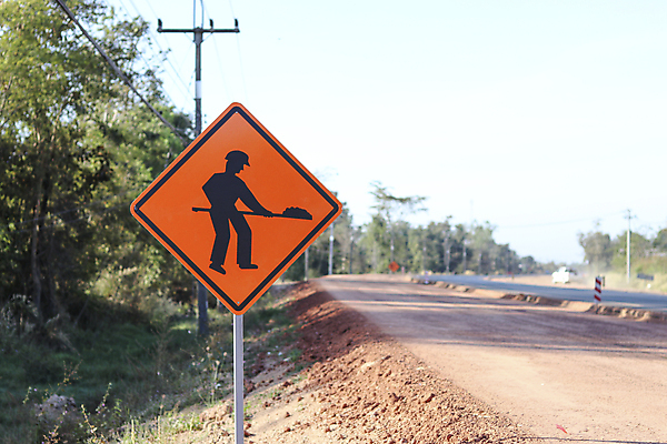 포토 JPG 해외이미지 산업 도로 길 여행 오렌지 교통시설 노동자 거리 경고 안전 사람없음 야외 건물 라벨 운전 도시 업무 수리 위험 잼 땅 알림 심볼 서비스 사인 신호 보안 배지 지역 고정 공학 경보 그만 길가 땅바닥 주목 해외포토 직업 건축물 교육 교통 컨셉 과일 모션 바닥 프레임 작업 소스_음식 시설 파일형식 이미지허브