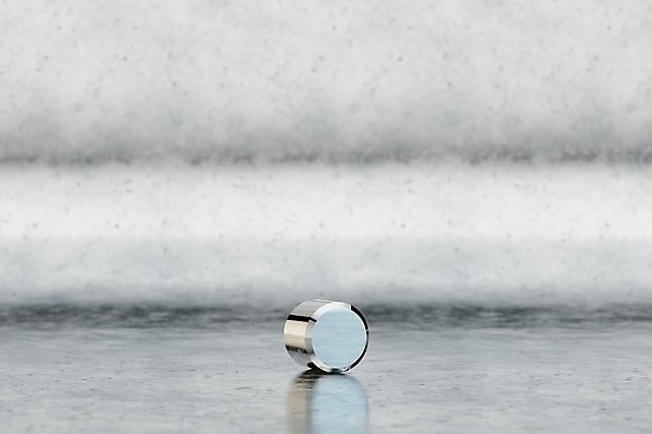 포토 JPG 해외이미지 캐릭터 알파벳 백그라운드 일러스트 사람없음 빛 반짝임 반사 3D 금속 심볼 사인 만들기 광택 타입 고립 콘크리트 해외포토 영어 모션 재질 디지털합성 파일형식 이미지허브