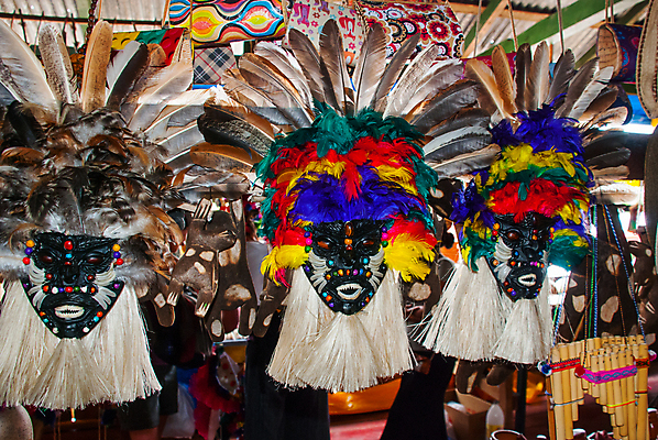 포토 JPG 해외이미지 동물 전통 라이프스타일 디자인 문화 여행 패턴 목걸이 자연 선물 어류 가면 미술 사람없음 물 쇼핑 강 컬러풀 여행객 미국 골동품 남아메리카 시장 선택 열대우림 공예 질감 예술가 기념품 지역 브라질 남쪽 부족 아마존 이국적 페루 스타일 브라질사람 해외포토 자연요소 컬러 컨셉 북아메리카 무늬 장신구 문화예술 아메리카 사람 취미 생활 수중동물 숲 방향 오브젝트 생태계 파일형식 이미지허브
