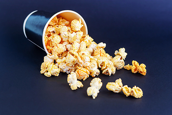 포토 JPG 해외이미지 응시 종이 안경 커피 음료 음식 재료 가족 휴식 주택 패스트푸드 따뜻함 옥수수 사람없음 친구 노트북 빛 상자 노란색 3D 헤드폰 어둠 튀김 사발 바이러스 클래식 달콤 쓰레기 리모컨 저녁 낟알 영화관 레모네이드 양동이 필름 팝콘 패키지 파열 생태학 짠맛 해외포토 시선 잡화 교육 컬러 음향기기 컨셉 관계 곡류 건물 전자제품 사기그릇 맛 인스턴트 야간 극장 디지털합성 에이드 파일형식 이미지허브