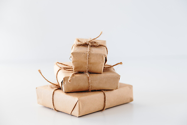 포토 JPG 해외이미지 리본 종이 줄 백그라운드 크리스마스 휴가 발렌타인데이 3 선물 사랑 사람없음 장식 빨간색 선물상자 쇼핑 상자 컬러풀 갈색 꼬리표 라벨 쌓기 놀람 재활용 덮개 흰색 하트 축하 생일 작음 컨테이너 공예 수집 오브젝트 활 심플 패키지 흙더미 수공예 판지 고립 핸드메이드 많음 카피스페이스 해외포토 모양 기념일 감정 산업 컬러 컨셉 모션 데이이벤트 프레임 표정 취미 흙 공백 뚜껑 크기 친환경 파일형식 더미 이미지허브