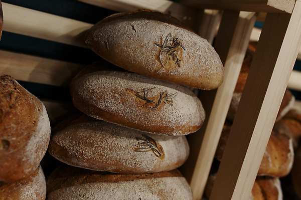 포토 JPG 해외이미지 전통 음식 빵 백그라운드 재료 탁자 건강 사람없음 목재 갈색 주방 검은색 식사 어둠 빵집 껍질 흰색 시골 신선 원형 황금 아침식사 정상 밀 굽기 유기농 밀가루 덩어리 내추럴 핸드메이드 해외포토 도형 나무 웰빙 컬러 가구 곡류 상점 가루 구이 파일형식 이미지허브