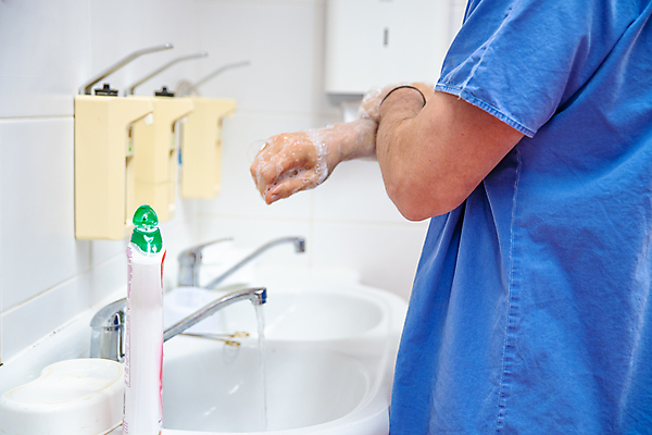 포토 JPG 해외이미지 손 여자 신체 손가락 건강 사람 사람없음 물 달리기 금속 청결 거품 젖음 욕실 의사 액체 개울 수비 보호 위생 씻기 빨래 질병 피부 크림 순수 싱크대 화장실 예방 비누 닦기 박테리아 돌봄 위생관리 스플래쉬 해외포토 자연요소 컨셉 가사 의학 모션 재질 관리 신체부위 강 위생용품 의료진 개수대 파일형식 이미지허브