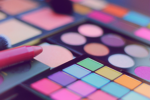 포토 JPG 해외이미지 직업 얼굴 분홍색 백그라운드 그림자 미술 사람없음 초록색 파란색 세트 컬러풀 유행 보라색 페인트 화장품 립스틱 붓 화려 팔레트 상품 가루 볼터치 수집 피부 피부관리 만들기 윤곽 예술가 아이섀도 조립 돌봄 해외포토 컬러 컨셉 모션 문화예술 신체부위 화장 뷰티 파일형식 이미지허브