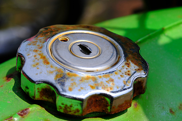 포토 JPG 해외이미지 디자인 산업 백그라운드 컨셉 교통시설 자동차 사람없음 빛 문 금속 검은색 힘 에너지 수확 덮개 뚜껑 오픈 원형 휘발유 석유 은색 묘사 복고 잠금 탱크 연료 가스 엔진 펌프 모터 디젤 옛날 자동 철강 캡모자 해외포토 도형 모자_잡화 육상교통 컬러 교통 농업 재질 시설 보안 파일형식 이미지허브