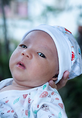 포토 JPG 해외이미지 라이프스타일 여자 딸 행복 어린이 가족 자연 놀이 엄마 건강 사랑 한명 사람 동양인 소년 야외 초록색 부모 정원 아기 신생아 잡기 돌봄 뒤뜰 해외포토 1 남자 감정 컬러 관계 모션 인종 생활 생태계 파일형식 이미지허브