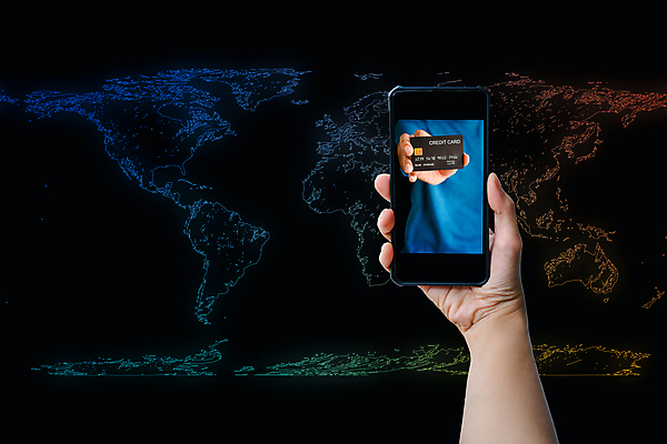 포토 JPG 해외이미지 라이프스타일 손 백그라운드 컨셉 지도 돈 인터넷 비즈니스 모바일 주택 사람 성인 사람없음 금융 스마트폰 쇼핑 세계 상점 디지털 잡기 신용카드 지갑 구매 플라스틱 고객 서비스 보안 상업 신분 전자 온라인 전자상거래 계좌 인출 해외포토 모션 재질 안전 건물 생활 신체부위 경제 핸드폰 스마트기기 재산 파일형식 이미지허브