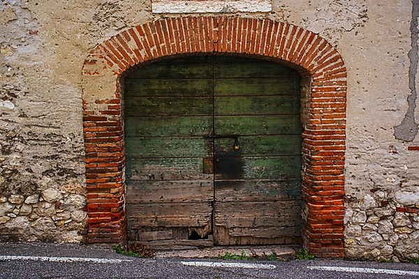 포토 JPG 해외이미지 전통 디자인 벽 건축양식 추상 벽돌 출입구 주택 프레임 사람없음 야외 건물 목재 장식 가로 파란색 문 마을 이탈리아 공백 블록 수확 골동품 도시 거친 그리기 선택 그래피티 매끈함 아치 대문 청록색 대리석 커뮤니티 주소 구식 그런지 베로나 유럽연합 해외포토 나무 건축물 건축 유럽 컬러 컨셉 무늬 농업 재료 모션 감각 낙서 그림 파일형식 이미지허브