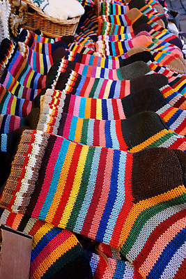 포토 JPG 해외이미지 전통 손 옷 계절 백그라운드 겨울 비즈니스 양말 따뜻함 사람없음 장식 컬러풀 유행 세일 상점 추위 수확 뜨거움 뜨개질 시장 바느질 질감 기념품 부드러움 소매 양모 라트비아 리가 핸드메이드 해외포토 컬러 농업 북유럽 취미 신체부위 직물 감각 오브젝트 파일형식 이미지허브