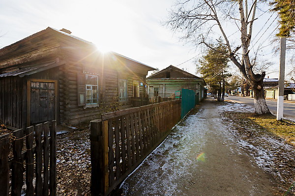 포토 JPG 해외이미지 조각 겨울 건축양식 창문 지붕 거리 주택 사람없음 목재 울타리 문 도시 역사 오두막 난로 상인 교차로 복고 러시아 통나무 과거 구시가지 구식 러시아인 옛날 주거지 폭설 안락 해외포토 서양인 나무 계절 건축 유럽 길 컨셉 재료 눈_날씨 건물 담장 난방기 자연재해 파일형식 이미지허브