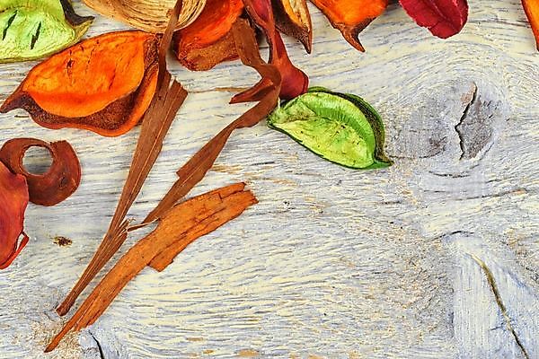 포토 JPG 해외이미지 전통 계절 열매 분홍색 백그라운드 크리스마스 자연 탁자 주택 건조 사람없음 장식 빨간색 컬러풀 보라색 축제 펼침 소나무 신용카드 사발 닫기 선택 냄비 자주색 향수 향기 솔방울 진홍색 원뿔 강렬 꼬투리 빅토리아 해외포토 도형 나무 식물 기념일 컬러 가구 컨셉 모션 건물 금융 화장품 사기그릇 솥 생태계 냄새 파일형식 이미지허브