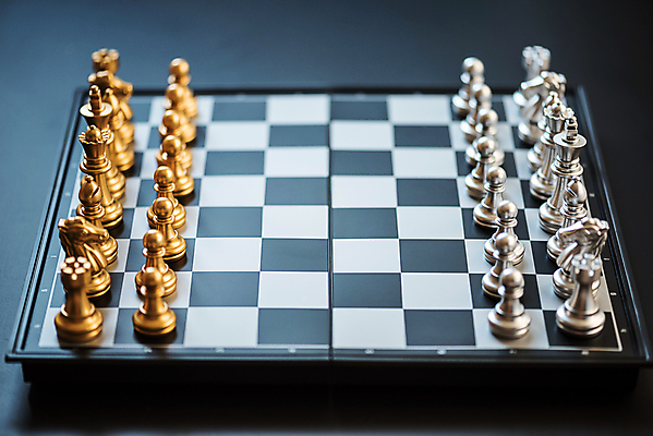 포토 JPG 해외이미지 조각 백그라운드 컨셉 비즈니스 놀이 성공 사람없음 검은색 경쟁 도전 게임 흰색 체스말 체스 계획 대표 왕 리더 싸움 체스판 여왕 지능 필승 해외포토 컬러 모션 우승 말_게임 파일형식 이미지허브