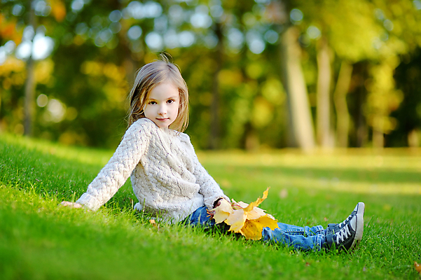 포토 JPG 해외이미지 백인 계절 공원 딸 행복 어린이 단풍 잎 자연 놀이 친절 건강 한명 야외 빨간색 초록색 컬러풀 금발 노란색 재킷 활발 가을 아기 숲 작음 9월 11월 스웨터 속도 10월 걸음마 해외포토 서양인 식물 1 헤어스타일 공공시설 감정 컬러 컨셉 상의 가족 모션 사람 외투 날짜 크기 생태계 파일형식 이미지허브
