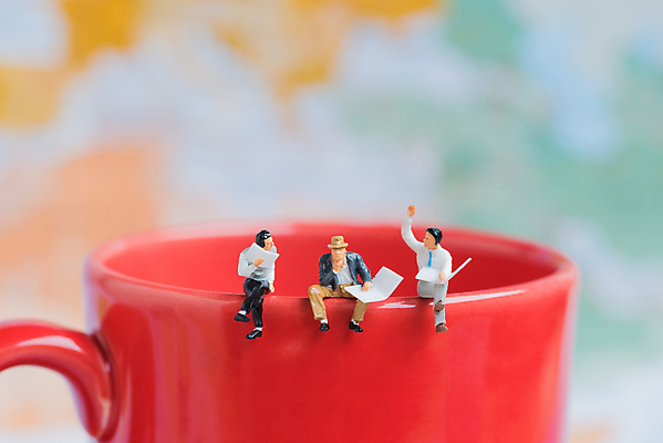 포토 JPG 해외이미지 직업 여자 남자 커피 음료 컨셉 비즈니스 함께함 사람 사람없음 컵 장난감 숫자 미니어처 피규어 에너지 업무 비즈니스맨 그룹 아침식사 단절 해외포토 문자 식기 모형 식사 작업 직장인 파일형식 이미지허브