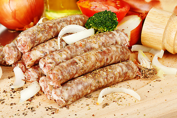 포토 JPG 해외이미지 전통 음식 다이어트 토마토 양파 패스트푸드 마늘 종류 육류 돼지고기 요리 사람없음 주방 기구 신선 소시지 칼 맛 정크푸드 폐기물 상품 자르기 준비 매움 날것 후추 성분 방앗간 살라미 생식 정육점 해로움 해외포토 컨셉 채소 식재료 모션 건강 상점 가공식품 인스턴트 쓰레기 향신료 파일형식 이미지허브