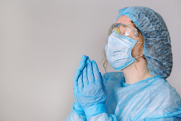 포토 JPG 해외이미지 직업 여자 유럽 장갑 유니폼 생각 건강 병원 피곤 가면 한명 약 간호사 의사 슬픔 기도 바이러스 보호 질병 고민 예방 업무과다 주사약 외과 테라피 백신 예방접종 예방주사 우울증 전염병 카피스페이스 해외포토 1 잡화 옷 감정 나라 컨셉 의학 주사기 사람 뷰티 공백 의료진 업무 접종 파일형식 이미지허브