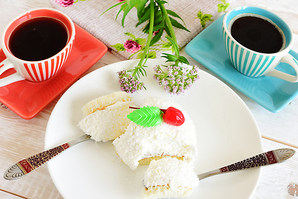 포토 JPG 해외이미지 열매 꽃 커피 티타임 사람없음 케이크 달콤 커피잔 티스푼 코코넛 해외포토 식물 음료 과일 휴식 디저트 잔 숟가락 맛 파일형식 이미지허브