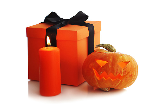 포토 JPG 해외이미지 디자인 행복 리본 종이 얼굴 백그라운드 오렌지 호박 휴가 선물 미소 사람없음 장식 빛 상자 반사 검은색 축제 놀람 할로윈 덮개 흰색 등불 축하 인사 무서움 활 패키지 목각 빛망울 연소 고립 광 잭오랜턴 화상 해외포토 감정 컬러 컨셉 채소 과일 조명 표정 신체부위 뚜껑 예절 상처 파일형식 이미지허브