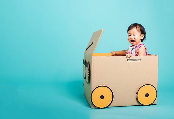 포토 JPG 해외이미지 행복 어린이 여행 백그라운드 컨셉 상상 자동차 태국 놀이 휴가 주택 한명 미소 사람 동양인 소년 여름 파란색 상자 장난감 우주 기쁨 운전 에너지 자유 게임 흰색 아기 운전사 시작 판지 혁명 고립 자동 카피스페이스 해외포토 직업 1 계절 남자 감정 아시아 육상교통 컬러 모션 표정 인종 건물 공백 파일형식 이미지허브