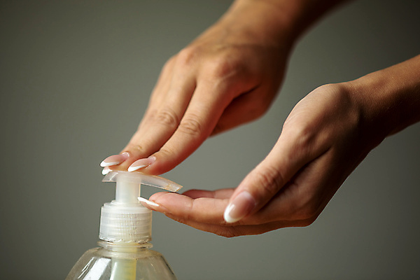 포토 JPG 해외이미지 손 실내 신체부위 손씻기 위생관리 손세정제 해외포토 관리 사람 내부 씻기 세정제 파일형식 이미지허브