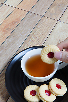 포토 JPG 해외이미지 모양 접시 음식 백그라운드 과일 휴가 휴식 디저트 주택 요리 사람없음 빨간색 노란색 크래커 쿠키 빵집 흰색 원형 달콤 맛 잼 설탕 굽기 가득함 크림 레시피 젤리 버터 세미나 크랜베리 페스츄리 핸드메이드 해외포토 도형 식기 열매 빵 컬러 컨셉 건물 상점 소스_음식 구이 파일형식 이미지허브
