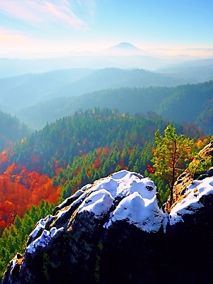 포토 JPG 해외이미지 나무 구름 공원 벽 곡선 자연 하늘 아침 산 3 풍경 사람없음 야외 여름 파란색 빛 태양 일출 골짜기 새벽 블록 바위 소나무 버리기 장면 사암 분재 옛날 절정 노화 수평선 해외포토 주간 자연요소 식물 계절 공공시설 선 컬러 컨셉 모션 노을 돌_바위 생태계 파일형식 이미지허브