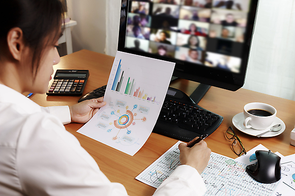 포토 JPG 해외이미지 직업 행복 인터넷 비즈니스 통신 주택 직장 대화 사람 동양인 사람없음 노트북 컴퓨터 사무실 디지털 업무 비즈니스우먼 네트워크 그룹 계획 동료 부름 멀리 온라인 프로젝트 가상 해외포토 여자 감정 컨셉 회사 관계 모션 말하기 인종 건물 전자제품 작업 직장인 파일형식 이미지허브