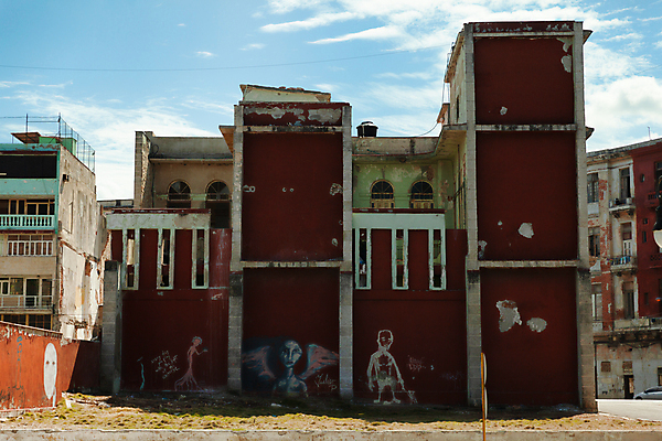 포토 JPG 해외이미지 전통 바다 여행 건축양식 거리 주택 사람없음 건물 빨간색 여름 도시풍경 컬러풀 수확 도시 역사 가난 폐허 복고 쿠바 빈민가 식민지 아바나 옛날 해외포토 건축물 계절 건축 컬러 컨셉 농업 풍경 중앙아메리카 파일형식 이미지허브