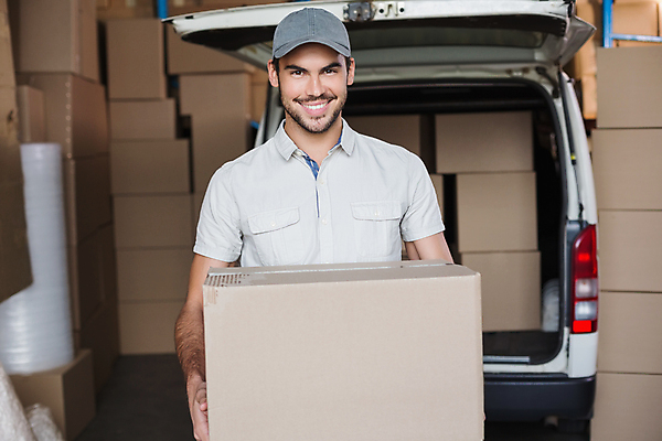 포토 JPG 해외이미지 백인 응시 남자 노동자 실내 한명 들기 상반신 20대 성인 앞모습 택배기사 승합차 배송 택배상자 성인남자한명만 해외포토 서양인 직업 1 시선 뷰포인트 모션 승용차 사람 청년 내부 상자 배달원 택배 남자한명만 성인남자만 파일형식 이미지허브