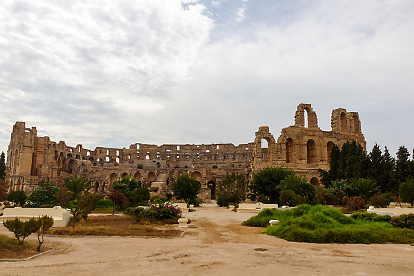 포토 JPG 해외이미지 모래 여행 건축양식 아프리카 휴가 사람없음 건물 태양 여행객 역사 재산 극장 콜로세움 원형경기장 고고학 로마인 옛날 원형극장 튀니지 파멸 검투사 해외포토 자연요소 직업 건축물 교육 건축 나라 컨셉 스포츠시설 사람 인종 금융 경기장 로마 파일형식 소멸 이미지허브
