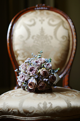 포토 JPG 해외이미지 식물 전통 디자인 기념일 꽃잎 꽃 분홍색 꽃다발 결혼 컨셉 꽃무늬 의자 휴가 친절 기념 사람없음 장식 장미 갈색 어둠 젖음 흰색 축하 날짜 의식 황금 고급 우아함 꽃집 질감 스타일 해외포토 컬러 가구 무늬 이벤트 상점 파일형식 이미지허브