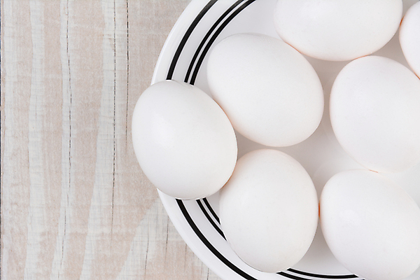 포토 JPG 해외이미지 접시 음식 탁자 사람없음 목재 가로 주방 검은색 치킨 흰색 시골 카피스페이스 해외포토 나무 식기 컬러 가구 재료 공백 닭고기요리 파일형식 이미지허브