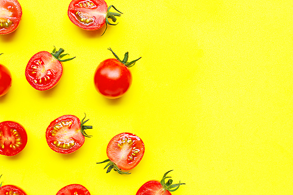 포토 JPG 해외이미지 토마토 방울토마토 단면 실내 사람없음 노란배경 카피스페이스 해외포토 백그라운드 채소 내부 노란색 공백 파일형식 이미지허브