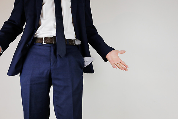 포토 JPG 해외이미지 직업 손 남자 감정 컨셉 돈 비즈니스 사람 사람없음 금융 경제 쇼핑 우정 슬픔 비즈니스맨 구멍 황무지 가난 실업 걱정 호기심 보여주기 빈털터리 파산 빚 우울증 위기 적자 해외포토 모션 신체부위 친구 직장인 재산 질병 파일형식 이미지허브