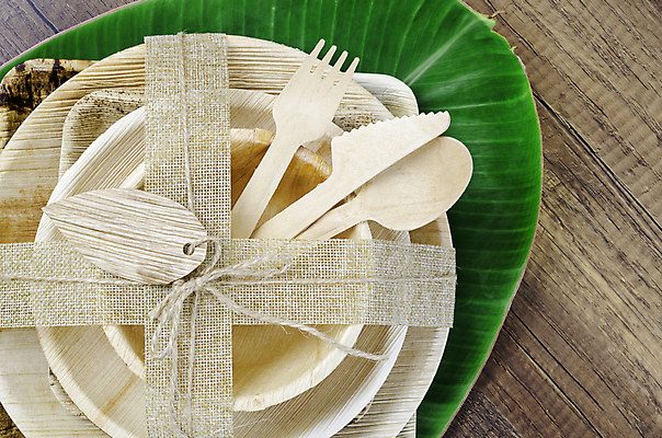 포토 JPG 해외이미지 종이 잎 실내 사람없음 목재 세트 꼬리표 자연보호 나이프 묶기 에코 친환경 에코라이프 노끈 나무숟가락 나뭇잎모양 나무그릇 나무접시 나무포크 친환경제품 제로웨이스트 나무배경 해외포토 모양 나무 식물 라이프스타일 그릇 식기 접시 줄 백그라운드 포크 재료 모션 자연 나뭇잎 내부 라벨 환경 숟가락 그린캠페인 칼 보호 사회이슈 파일형식 이미지허브