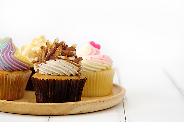 포토 JPG 해외이미지 접시 음식 백그라운드 탁자 디저트 사람없음 목재 장식 컵 갈색 파티 과자 케이크 식당 초콜릿 빵집 흰색 시골 축하 신선 생일 고급 달콤 컵케이크 굽기 먹기 크림 그림 머핀 아몬드 칼로리 버터 패티 페스츄리 해로움 핸드메이드 캐러멜 해외포토 나무 식기 기념일 빵 컬러 가구 컨셉 재료 모션 이벤트 상점 견과류 맛 구이 파일형식 이미지허브