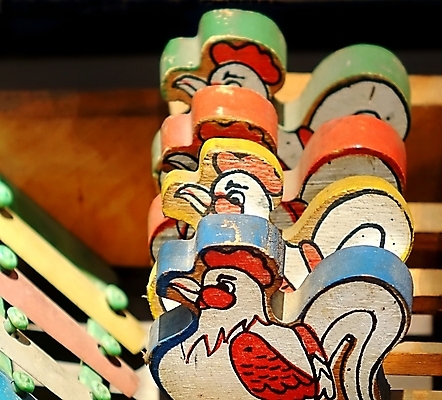 포토 JPG 해외이미지 놀이 사람없음 목재 빨간색 파란색 컬러풀 장난감 수확 그리기 복고 심플 구식 옛날 줄서기 핸드메이드 해외포토 나무 컬러 농업 재료 모션 파일형식 이미지허브