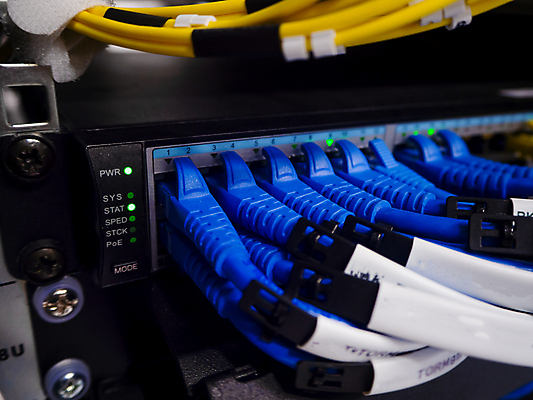 포토 JPG 해외이미지 산업 선 컨셉 인터넷 비즈니스 통신 아이디어 기술 사람없음 컴퓨터 디지털 자료 장비 정보 그물 네트워크 그룹 센터 플러그 전기에너지 연결 전자 시스템 포트 스위치 서버 신발장 인터페이스 전용 하드웨어 해외포토 전자제품 에너지 파일형식 이미지허브