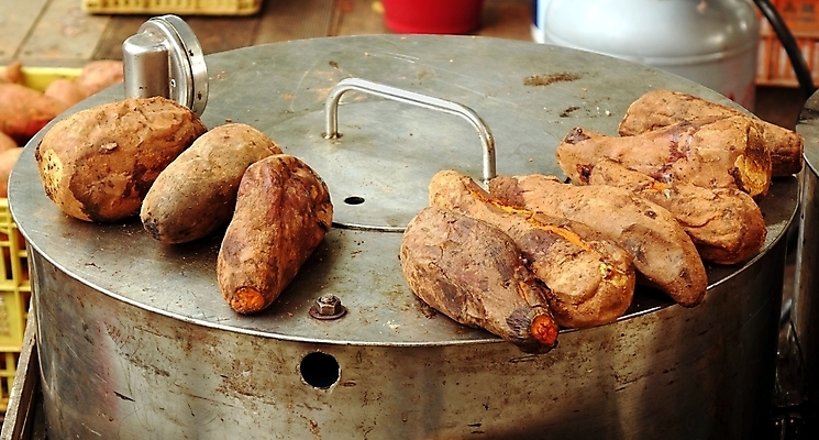포토 JPG 해외이미지 채소 감자 따뜻함 건강 사람없음 뜨거움 오븐 달콤 굽기 피부 뿌리 부드러움 섬유 철강 해외포토 신체부위 가전제품 직물 감각 맛 구이 파일형식 이미지허브