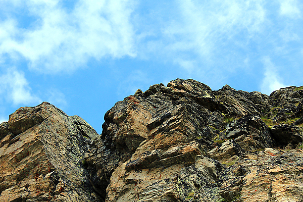 포토 JPG 해외이미지 구름 실루엣 얼굴 백그라운드 하늘 산 풍경 경사 사람없음 야외 옆모습 파란색 바위 암초 벌거벗은 해외포토 자연요소 뷰포인트 컬러 촬영기법 신체부위 돌_바위 파일형식 이미지허브