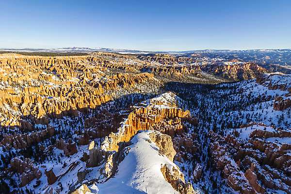 포토 JPG 해외이미지 여행 겨울 오렌지 자연 하늘 아침 국립공원 풍경 사람없음 야외 빨간색 햇빛 일출 골짜기 미국 암석 가장자리 부식 사암 광 지질학 해외포토 주간 계절 공원 교육 컬러 북아메리카 과일 태양 노을 돌_바위 둘레 생태계 파일형식 이미지허브