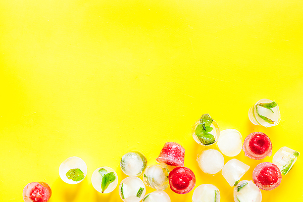 포토 JPG 해외이미지 열매 음료 음식 백그라운드 잎 과일 텍스트 쟁반 요리 사람없음 빨간색 초록색 우주 냉동 얼음 추위 칵테일 투명 플랫 정상 큐브 산딸기 위치 라임 카피스페이스 해외포토 자연요소 식물 컬러 주류 공백 파일형식 이미지허브