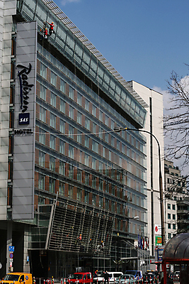 포토 JPG 해외이미지 직업 호텔 거리 매달리기 거리풍경 사람없음 건물 업무 청소 청소부 폴란드 바르샤바 해외포토 건축물 유럽 모션 숙소 풍경 작업 파일형식 이미지허브