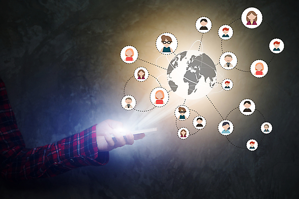 포토 JPG 해외이미지 아이콘 디자인 컨셉 인터넷 비즈니스 통신 모바일 사람 사람없음 스마트폰 핸드폰 세트 글로벌 지구본 디지털 스크린 웹 우정 정보 네트워크 그룹 메시지 이메일 어플리케이션 연결 토론 무선전화기 전화기 스마트 심볼 오브젝트 시스템 멀티미디어 해외포토 친구 전자제품 스마트기기 파일형식 이미지허브