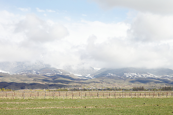 포토 JPG 해외이미지 구름 길 스포츠 여행 자연 하늘 휴식 산 파노라마 풍경 경사 사람없음 가로 초록색 환경 골짜기 계곡 하이킹 휴양지 감탄 웅장함 전국 절정 환상 해외포토 자연요소 컬러 컨셉 레저 촬영기법 장소 생태계 파일형식 이미지허브