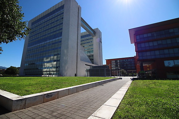 포토 JPG 해외이미지 디자인 외관 유럽 2 비즈니스 건축양식 창문 유리 하늘 새로움 아파트 풍경 사람없음 야외 건물 금융 경제 사무실 반사 탑 고층빌딩 이탈리아 궁전 도시 큼 땅 해외포토 건축물 건축 나라 컨셉 고건축 재질 주택 빌딩 크기 파일형식 이미지허브